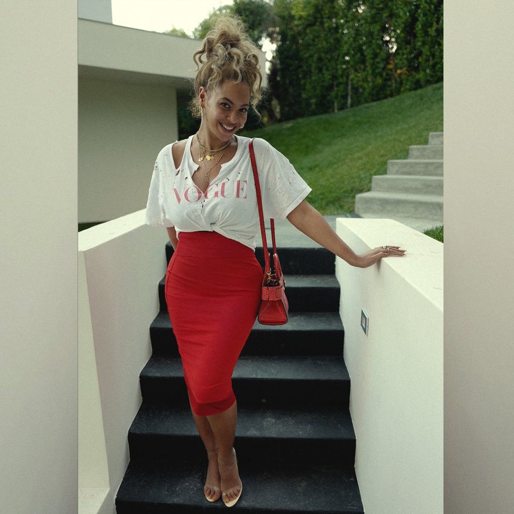 Beyonce releases a photo on Instagram with the following caption: ""., Image: 358086864, License: Rights-managed, Restrictions: *** No USA Distribution *** For Editorial Use Only *** Not to be Published in Books or Photo Books *** Handling Fee Only ***, Model Release: no, Credit line: Profimedia, SIPA USA