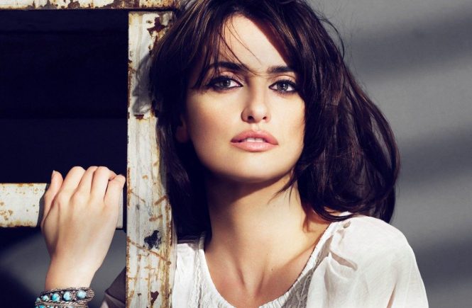 / Madrid, 2009 / Actress PENELOPE CRUZ models her and her sister Monica's latest Mango collection. This season Mango has loads of fringes, plaids, ruffles, cotton and denim., Image: 97947870, License: Rights-managed, Restrictions: **ES PT MX out**, Model Release: no, Credit line: Profimedia, Most Wanted Pictures