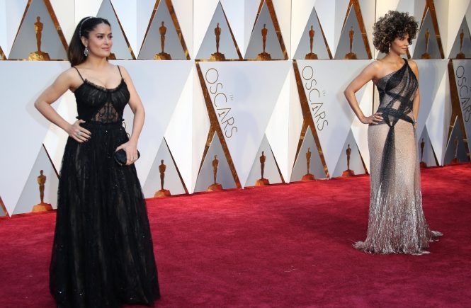 Feb 26, 2017; Hollywood, CA, USA; Salma Hayek (L) and Halle Berry on the red carpet during the 89th Academy Awards at Dolby Theatre., Image: 322535096, License: Rights-managed, Restrictions: *** World Rights ***, Model Release: no, Credit line: Profimedia, SIPA USA
