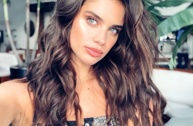 Sara Sampaio has posted a photo on Instagram with the following remarks: Awesome day with my @victoriassecret fam! Twitter, 2018-04-11 10:38:57. Photo supplied by insight media. Service fee applies. NICHT ZUR VERĂÂ–FFENTLICHUNG IN BĂÂśCHERN UND BILDBĂÂ„NDEN! EDITORIAL USE ONLY! / MAY NOT BE PUBLISHED IN BOOKS AND ILLUSTRATED BOOKS! Please note: Fees charged by the agency are for the agencyĂ˘Â€Â™s services only, and do not, nor are they intended to, convey to the user any ownership of Copyright or License in the material. The agency does not claim any ownership including but not limited to Copyright or License in the attached material. By publishing this material you expressly agree to indemnify and to hold the agency and its directors, shareholders and employees harmless from any loss, claims, damages, demands, expenses (including legal fees), or any causes of action or allegation against the agency arising out of or connected in any way with publication of the material., Image: 368229312, License: Rights-managed, Restrictions: NICHT ZUR VERĂÂ–FFENTLICHUNG IN BĂÂśCHERN UND BILDBĂÂ„NDEN! Please note additional conditions in the caption, Model Release: no, Credit line: Profimedia, Insight Media
