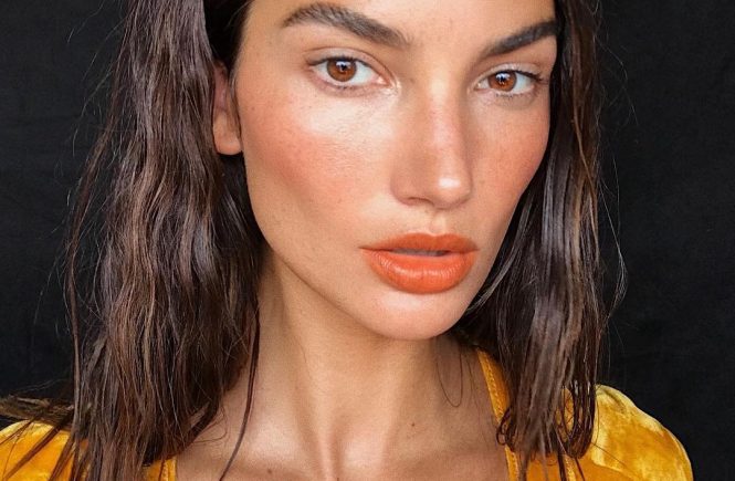 Lily Aldridge releases a photo on Instagram with the following caption: "Summer in the City u2600ufe0fnud83dudcf8 #BTS Todayu2019s Shoot"., Image: 381197427, License: Rights-managed, Restrictions: *** No USA Distribution *** For Editorial Use Only *** Not to be Published in Books or Photo Books *** Handling Fee Only ***, Model Release: no, Credit line: Profimedia, SIPA USA