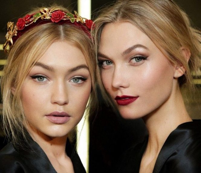 So huebsch und so aehnlich. Man koennte denken, dass die Models Gigi Hadid und Karlie Kloss Geschwister sind. Sind sie aber nicht. Jedenfalls nicht blutsverwandt. Aber im Herzen sind die beiden Freundinnen Schwestern. // So beautiful and so much alike. You could think Gigi Hadid and Karlie Kloss are siblings. But they aren't, at least not by blood, certainly in their hearts., Image: 223324444, License: Rights-managed, Restrictions: , Model Release: no, Credit line: Profimedia, Face To Face A