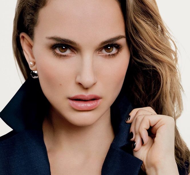 , , 25, January 2016.- US actress Natalie Portman stars in Dior Skin Forever 2016 Make up campaign Â©DJ / LAN - 25/1/16 *HANDS OUT PICS*, Image: 272271909, License: Rights-managed, Restrictions: Pictures in this set: 1 As the promotional pictures in this set are defined as 'Hands Out', the supplier canÂ´t be considered responsible of subsequent sales or any other legal matter concerning to the material provided. These promotional pictures has been provided without Â any compromise between the parts and it is only under the responsibility of the recipient, who acknowledges the reception of these pictures as 'Hands Out'., Model Release: no, Credit line: Profimedia, Target Press