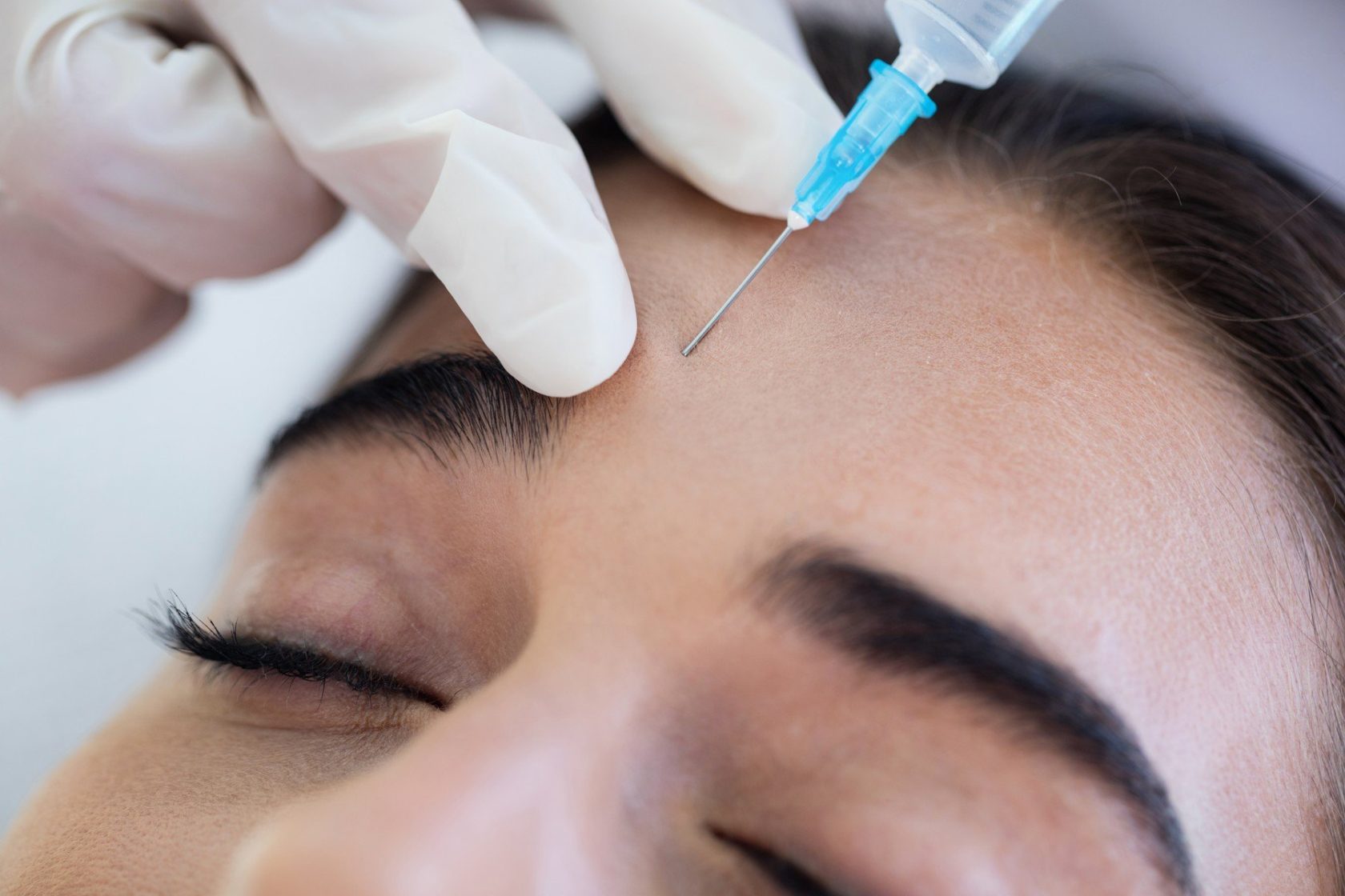 Woman receiving botox injection at spa, Image: 279996003, License: Royalty-free, Restrictions: , Model Release: yes, Credit line: Profimedia, Wavebreak