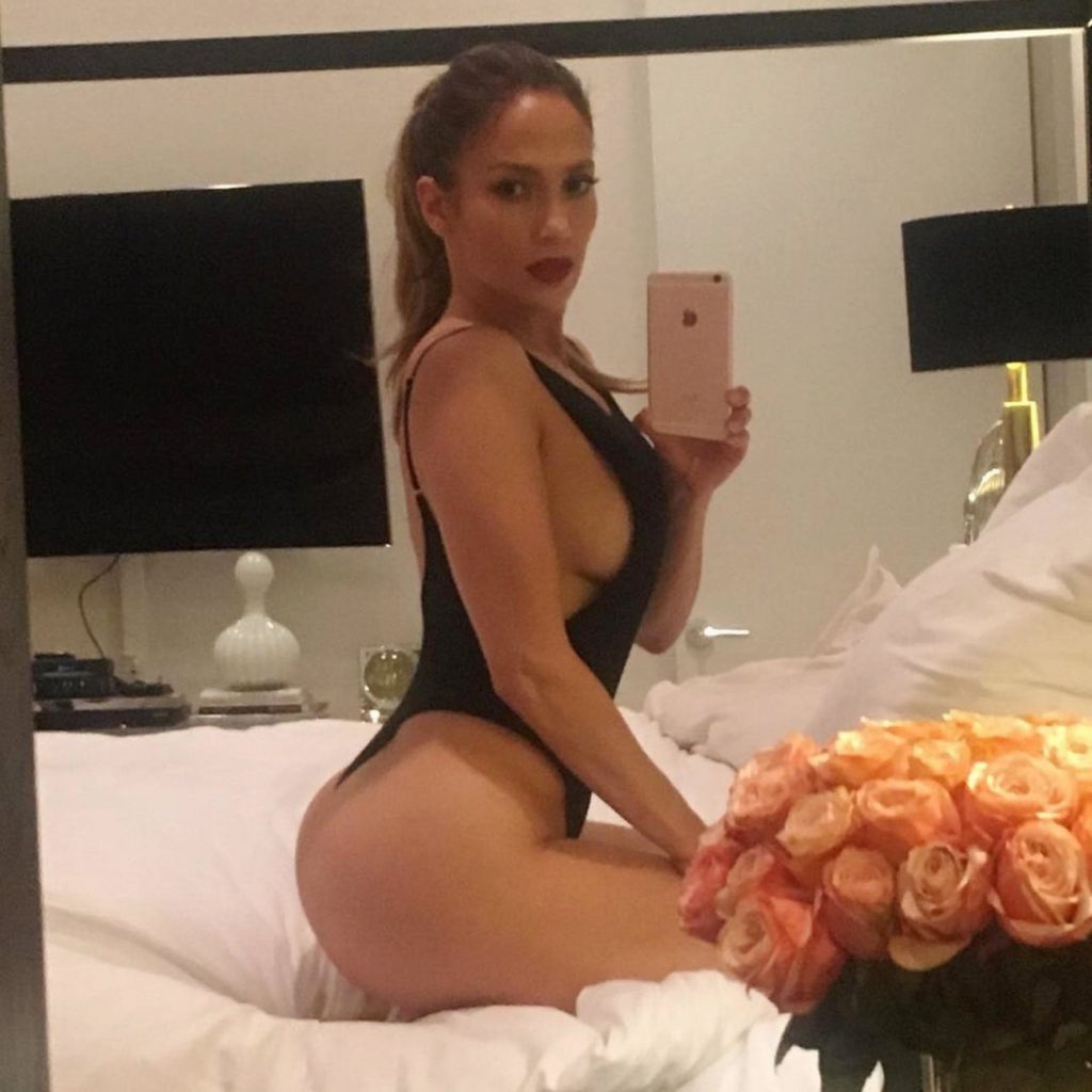 Jennifer Lopez: #loveyourselffirst #feelingempowered #healthybodyhealthymind, Image: 304759431, License: Rights-managed, Restrictions: , Model Release: no, Credit line: Profimedia, Face To Face A