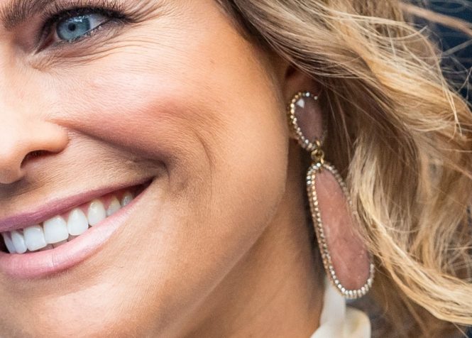 Princess Madeleine earrings / Ã¶rhÃ¤ngen. The Swedish Royal Family was attended at the Polar Music Prize in Stockholm today at Royla Misuc Hall in Stockholm, Sweden. Pictures from the arrival to the red carpet, that was blue. Stockholm, Sweden 2017-06-15 (c) Pelle T Nilsson/Stella Pictures, Image: 337935187, License: Rights-managed, Restrictions: , Model Release: no, Credit line: Profimedia, Stella Pictures - daily