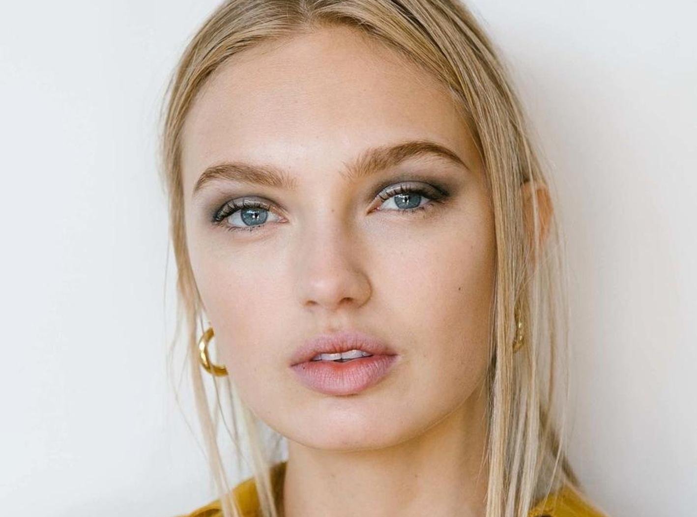 Romee Strijd (romeestrijd / 10.09.2017): "Romee Stijd backstage at Public School S/S 2018 #romeestrijd #publicschool #nyfw #ss18 #backstage #beauty #makeup #model #vsangel #fashionshow #fashion #style #fashionweek #coreytenold #vogue, Image: 349017627, License: Rights-managed, Restrictions: , Model Release: no, Credit line: Profimedia, Face To Face A