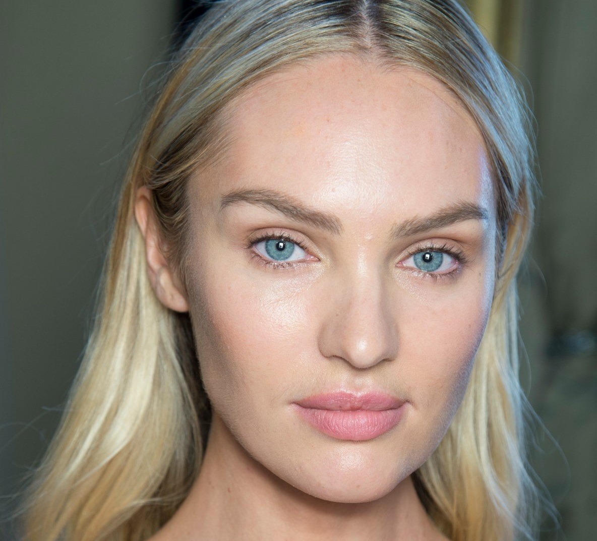 FOR EDITORIAL USE ONLY. Bottega Veneta Backstage Milan Ready to Wear. Spring/Summer 2018. South African model Candice Swanepoel. ADDITIONAL IMAGES AVAILABLE ON REQUEST., Image: 355000064, License: Rights-managed, Restrictions: , Model Release: no, Credit line: Profimedia, TEMP Camerapress