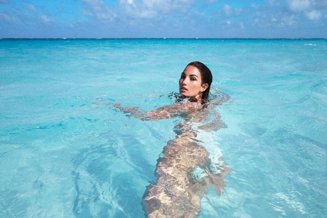 Lily Aldridge releases a photo on Instagram with the following caption: "Headed to warmer weather u2708ufe0f"., Image: 366365961, License: Rights-managed, Restrictions: *** No USA Distribution *** For Editorial Use Only *** Not to be Published in Books or Photo Books *** Handling Fee Only ***, Model Release: no, Credit line: Profimedia, SIPA USA