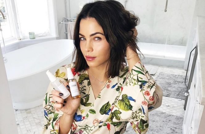 Jenna Dewan Tatum has posted a photo on Instagram with the following remarks: Back in my bathroom on @youtube today ??????????????????????Shout out to having good friends who make the BEST products @kristin_ess @jenatkinhair ?? [???? in bio]# Twitter, 2018-05-25 10:43:47. Photo supplied by insight media. Service fee applies. NICHT ZUR VERÃFFENTLICHUNG IN BÃCHERN UND BILDBÃNDEN! EDITORIAL USE ONLY! / MAY NOT BE PUBLISHED IN BOOKS AND ILLUSTRATED BOOKS! Please note: Fees charged by the agency are for the agencyâs services only, and do not, nor are they intended to, convey to the user any ownership of Copyright or License in the material. The agency does not claim any ownership including but not limited to Copyright or License in the attached material. By publishing this material you expressly agree to indemnify and to hold the agency and its directors, shareholders and employees harmless from any loss, claims, damages, demands, expenses (including legal fees), or any causes of action or allegation against the agency arising out of or connected in any way with publication of the material., Image: 372908659, License: Rights-managed, Restrictions: NICHT ZUR VERÃFFENTLICHUNG IN BÃCHERN UND BILDBÃNDEN! Please note additional conditions in the caption, Model Release: no, Credit line: Profimedia, Insight Media