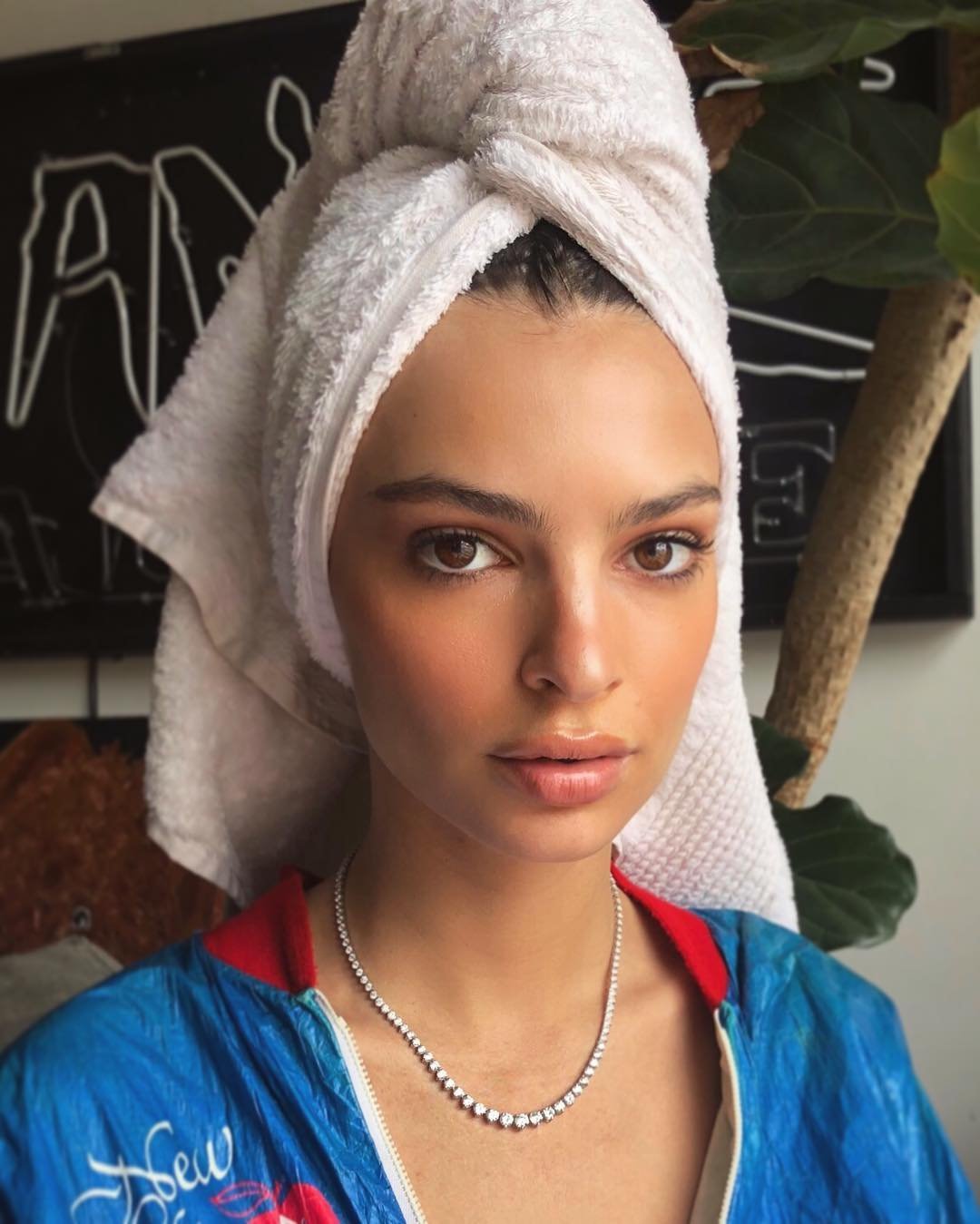 Emily Ratajkowski releases a photo on Instagram with the following caption: "ud83dudc8eu2764ufe0f"., Image: 374682556, License: Rights-managed, Restrictions: *** No USA Distribution *** For Editorial Use Only *** Not to be Published in Books or Photo Books *** Handling Fee Only ***, Model Release: no, Credit line: Profimedia, SIPA USA