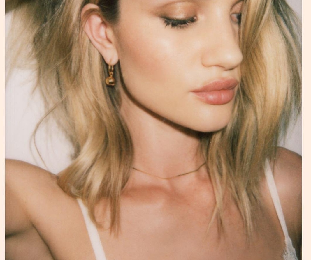 Rosie Huntington-Whiteley releases a photo on Instagram with the following caption: "@morgane_martini"., Image: 379186911, License: Rights-managed, Restrictions: *** No USA Distribution *** For Editorial Use Only *** Not to be Published in Books or Photo Books *** Handling Fee Only ***, Model Release: no, Credit line: Profimedia, SIPA USA