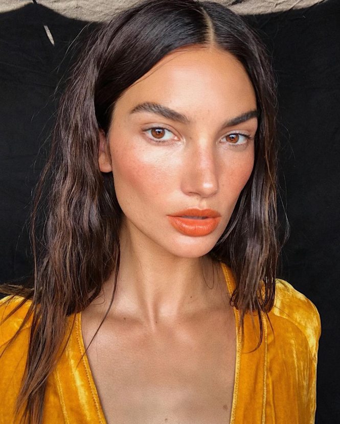 Lily Aldridge releases a photo on Instagram with the following caption: "Summer in the City u2600ufe0fnud83dudcf8 #BTS Todayu2019s Shoot"., Image: 381197427, License: Rights-managed, Restrictions: *** No USA Distribution *** For Editorial Use Only *** Not to be Published in Books or Photo Books *** Handling Fee Only ***, Model Release: no, Credit line: Profimedia, SIPA USA