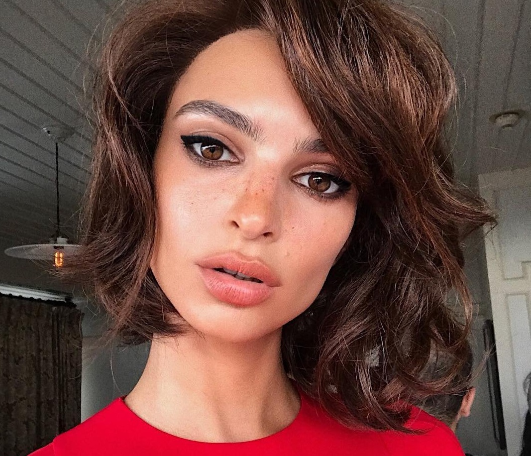Emily Ratajkowski releases a photo on Instagram with the following caption: "Who tho?"., Image: 383039509, License: Rights-managed, Restrictions: *** No USA Distribution *** For Editorial Use Only *** Not to be Published in Books or Photo Books *** Handling Fee Only ***, Model Release: no, Credit line: Profimedia, SIPA USA