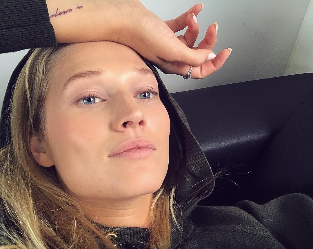 Toni Garrn releases a photo on Instagram with the following caption: "u03a5u03c0u03bfu03bcu03bfu03bdu03ae always needed on movie sets ud83cudfa5 ud83dude4fud83cudffc"., Image: 386738100, License: Rights-managed, Restrictions: *** No USA Distribution *** For Editorial Use Only *** Not to be Published in Books or Photo Books *** Handling Fee Only ***, Model Release: no, Credit line: Profimedia, SIPA USA