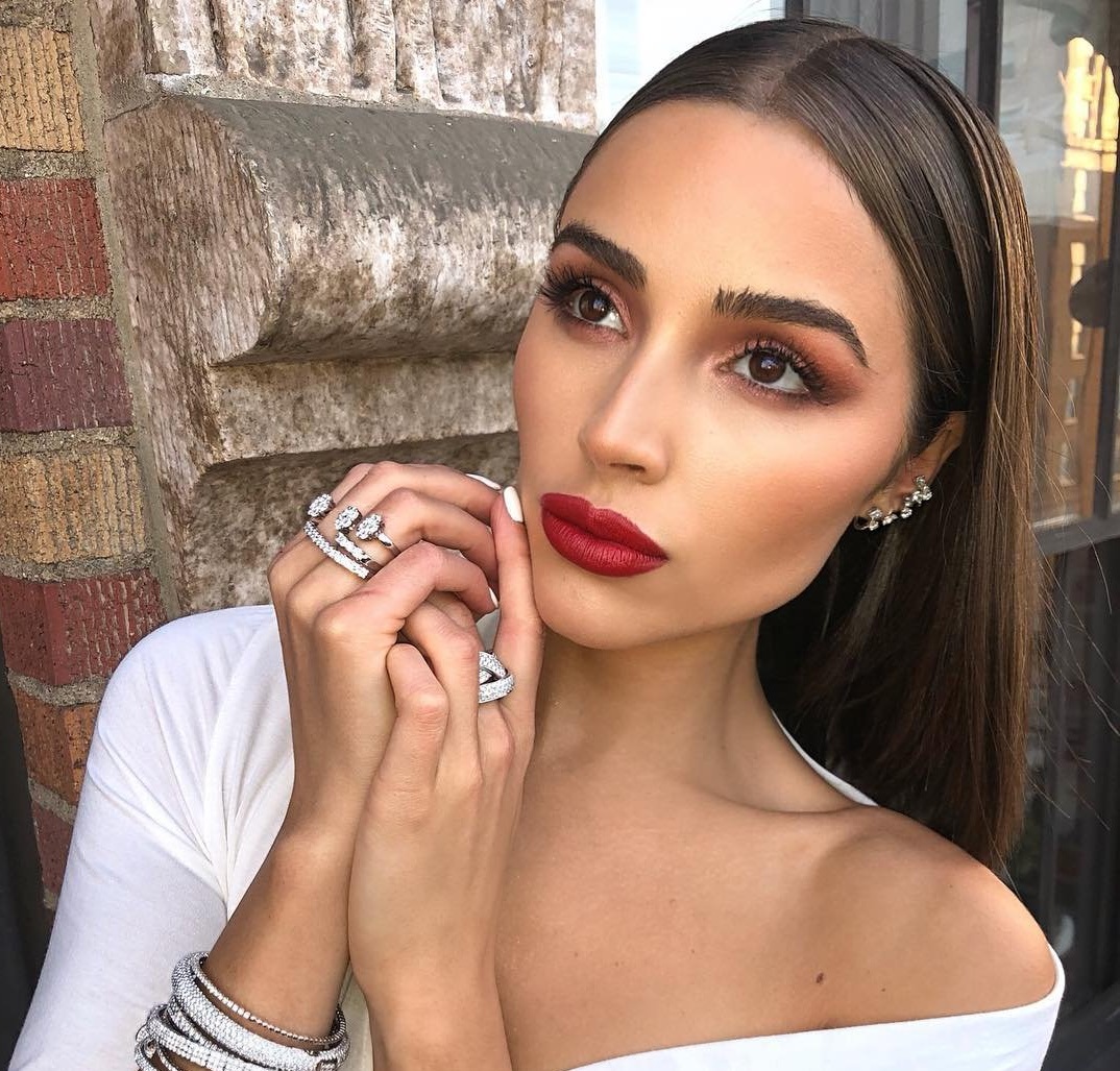 Olivia Culpo has posted a photo on Instagram with the following remarks: Glam tonight for #InStyleAwards Twitter, 2018-10-23 10:18:15. Photo supplied by insight media. Service fee applies. NICHT ZUR VERÃFFENTLICHUNG IN BÃCHERN UND BILDBÃNDEN! EDITORIAL USE ONLY! / MAY NOT BE PUBLISHED IN BOOKS AND ILLUSTRATED BOOKS! Please note: Fees charged by the agency are for the agencyâs services only, and do not, nor are they intended to, convey to the user any ownership of Copyright or License in the material. The agency does not claim any ownership including but not limited to Copyright or License in the attached material. By publishing this material you expressly agree to indemnify and to hold the agency and its directors, shareholders and employees harmless from any loss, claims, damages, demands, expenses (including legal fees), or any causes of action or allegation against the agency arising out of or connected in any way with publication of the material., Image: 392255241, License: Rights-managed, Restrictions: NICHT ZUR VERÃFFENTLICHUNG IN BÃCHERN UND BILDBÃNDEN! Please note additional conditions in the caption, Model Release: no, Credit line: Profimedia, Insight Media