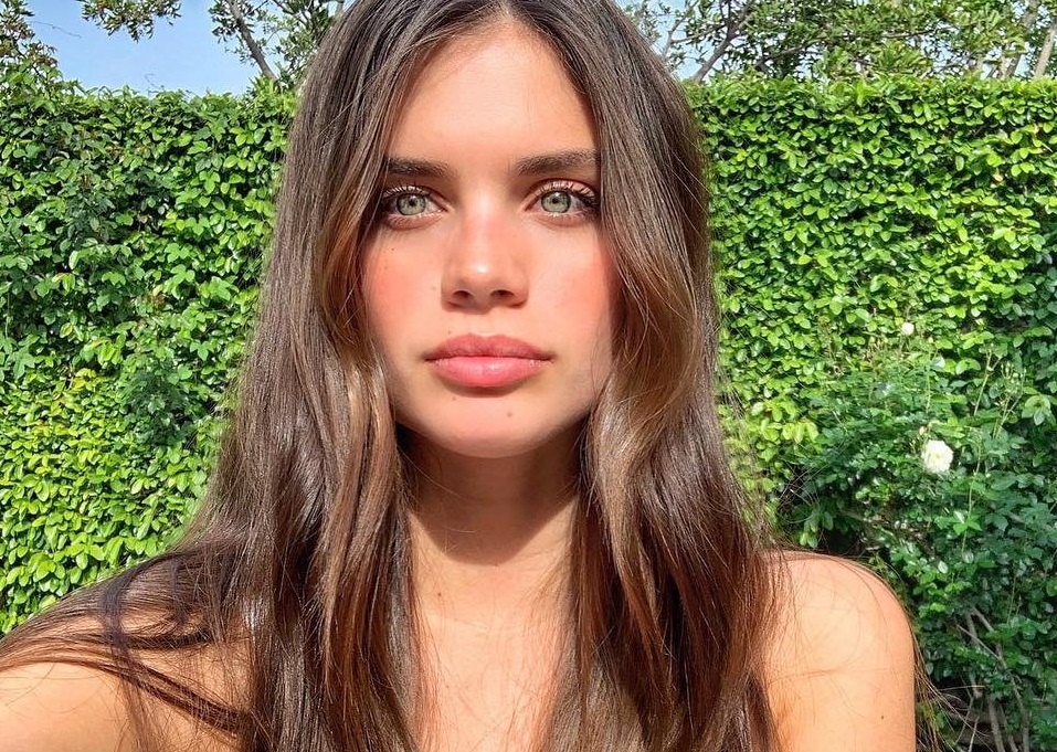 Sara Sampaio has posted a photo on Instagram with the following remarks: That perfect light oâclock! Instagram, 2019-04-10 10:42:26. Photo supplied by insight media. Service fee applies. NICHT ZUR VERÃFFENTLICHUNG IN BÃCHERN UND BILDBÃNDEN! EDITORIAL USE ONLY! / MAY NOT BE PUBLISHED IN BOOKS AND ILLUSTRATED BOOKS! Please note: Fees charged by the agency are for the agencyâs services only, and do not, nor are they intended to, convey to the user any ownership of Copyright or License in the material. The agency does not claim any ownership including but not limited to Copyright or License in the attached material. By publishing this material you expressly agree to indemnify and to hold the agency and its directors, shareholders and employees harmless from any loss, claims, damages, demands, expenses (including legal fees), or any causes of action or allegation against the agency arising out of or connected in any way with publication of the material., Image: 425527228, License: Rights-managed, Restrictions: NICHT ZUR VERÃFFENTLICHUNG IN BÃCHERN UND BILDBÃNDEN! Please note additional conditions in the caption, Model Release: no, Credit line: Profimedia, Insight Media