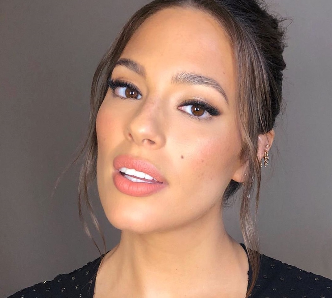 Ashley Graham has posted a photo on Instagram with the following remarks: Plants make a great accessory || dress @haneyofficial Instagram, 2019-06-27 15:31:27. Photo supplied by insight media. Service fee applies. NICHT ZUR VERÃFFENTLICHUNG IN BÃCHERN UND BILDBÃNDEN! EDITORIAL USE ONLY! / MAY NOT BE PUBLISHED IN BOOKS AND ILLUSTRATED BOOKS! Please note: Fees charged by the agency are for the agencyâs services only, and do not, nor are they intended to, convey to the user any ownership of Copyright or License in the material. The agency does not claim any ownership including but not limited to Copyright or License in the attached material. By publishing this material you expressly agree to indemnify and to hold the agency and its directors, shareholders and employees harmless from any loss, claims, damages, demands, expenses (including legal fees), or any causes of action or allegation against the agency arising out of or connected in any way with publication of the material., Image: 451984098, License: Rights-managed, Restrictions: NICHT ZUR VERÃFFENTLICHUNG IN BÃCHERN UND BILDBÃNDEN! Please note additional conditions in the caption, Model Release: no, Credit line: Profimedia, Insight Media