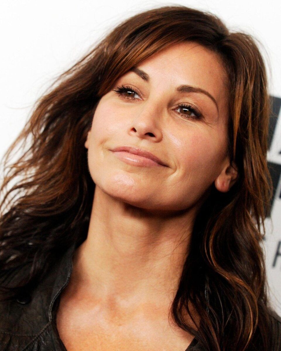 Naprava, ki v pol ure odstrani podbradek in povešeno kožo vratu