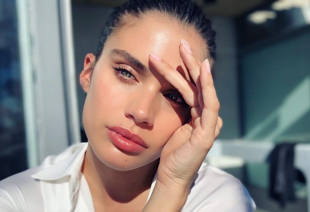 ara Sampaio has posted a photo on Instagram with the following remarks: Feels nice being in the sun Twitter, 2019-03-14 15:40:35. Photo supplied by insight media. Service fee applies. NICHT ZUR VERÃFFENTLICHUNG IN BÃCHERN UND BILDBÃNDEN! EDITORIAL USE ONLY! / MAY NOT BE PUBLISHED IN BOOKS AND ILLUSTRATED BOOKS! Please note: Fees charged by the agency are for the agencyâs services only, and do not, nor are they intended to, convey to the user any ownership of Copyright or License in the material. The agency does not claim any ownership including but not limited to Copyright or License in the attached material. By publishing this material you expressly agree to indemnify and to hold the agency and its directors, shareholders and employees harmless from any loss, claims, damages, demands, expenses (including legal fees), or any causes of action or allegation against the agency arising out of or connected in any way with publication of the material., Image: 419453593, License: Rights-managed, Restrictions: NICHT ZUR VERÃFFENTLICHUNG IN BÃCHERN UND BILDBÃNDEN! Please note additional conditions in the caption, Model Release: no, Credit line: Profimedia, Insight Media