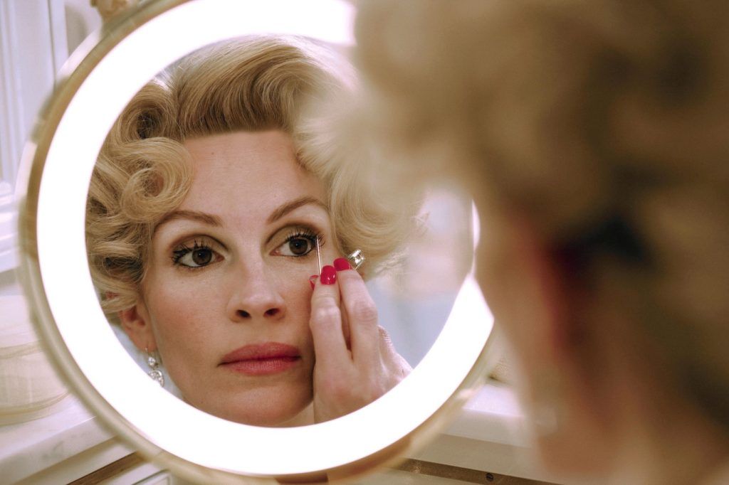 CHARLIE WILSON''S WAR, Julia Roberts, 2007., Image: 97835985, License: Rights-managed, Restrictions: For usage credit please use; ©Universal/Courtesy Everett Collection, Model Release: no, Credit line: Profimedia, Everett