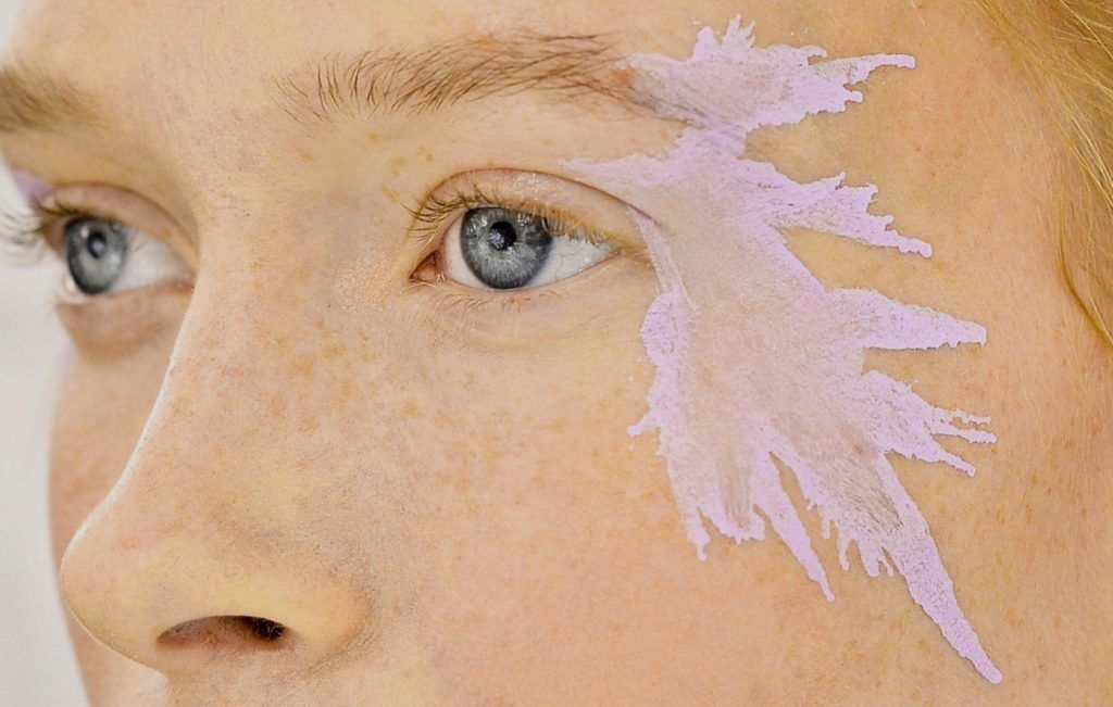 Oct. 2, 2015 - Paris, France - Issey Miyake. EYES N MOUTH WOMAN, MODEL PARIS FASHION WEEK COLLECTION SPRING SUMMER 2016, READY TO WEAR, RTW, PRET A PORTER, FRUEHLING FR�œHLING SOMMER.PARSS16.BACKSTAGE, Image: 262662267, License: Rights-managed, Restrictions: * Austria Rights Out *, Model Release: no, Credit line: Profimedia, Zuma Press - Archives