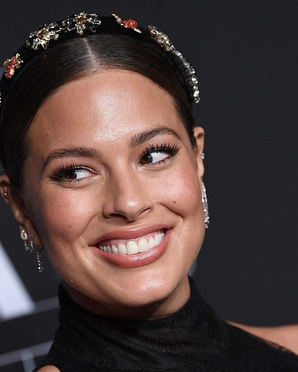 “Blura” nepravilnosti, štiti od sunca i popravlja oštećenja – što se krije u moćnoj pjeni za lice?