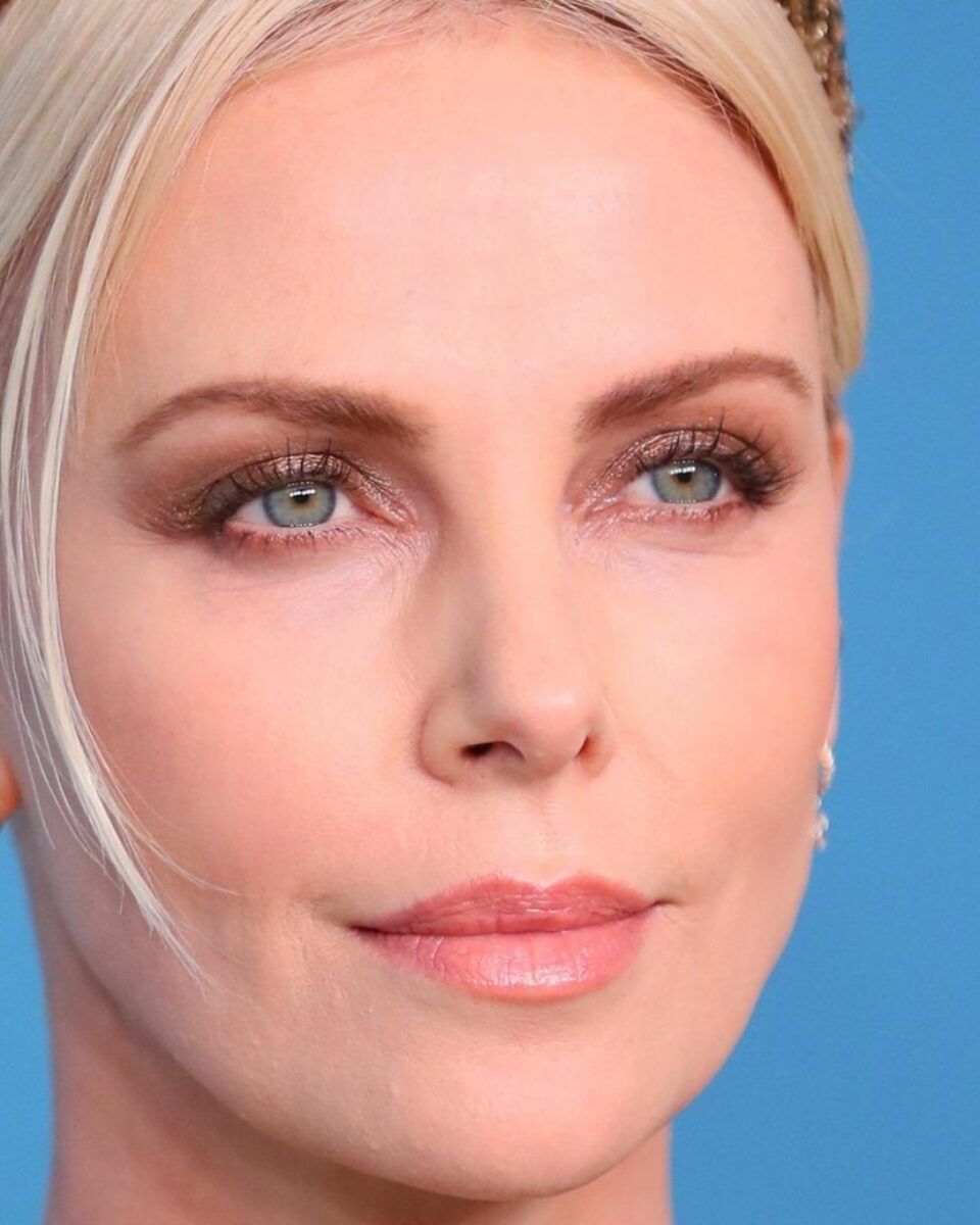 Otvoren pogled i podignuti kapci po najboljoj cijeni: pogledajte rezultate kompletne transformacije