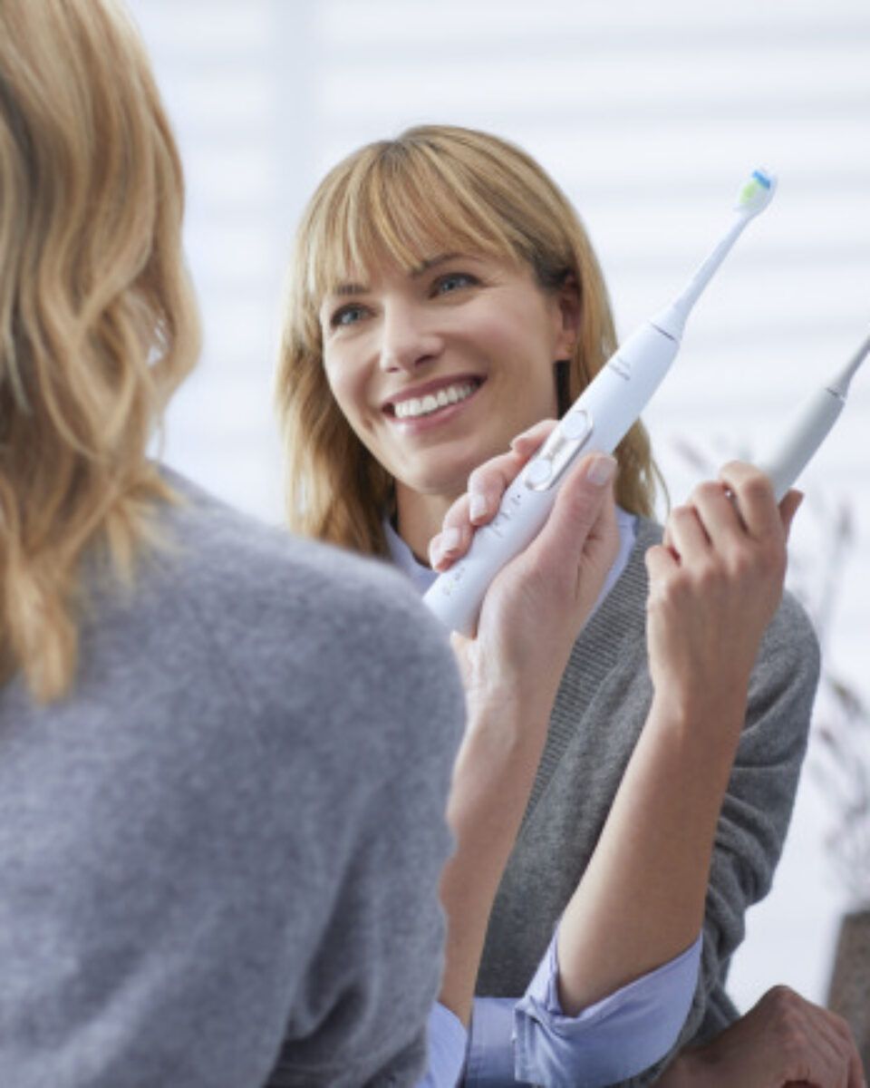 Četkica koja izbjeljuje zube bez posjeta stomatologu