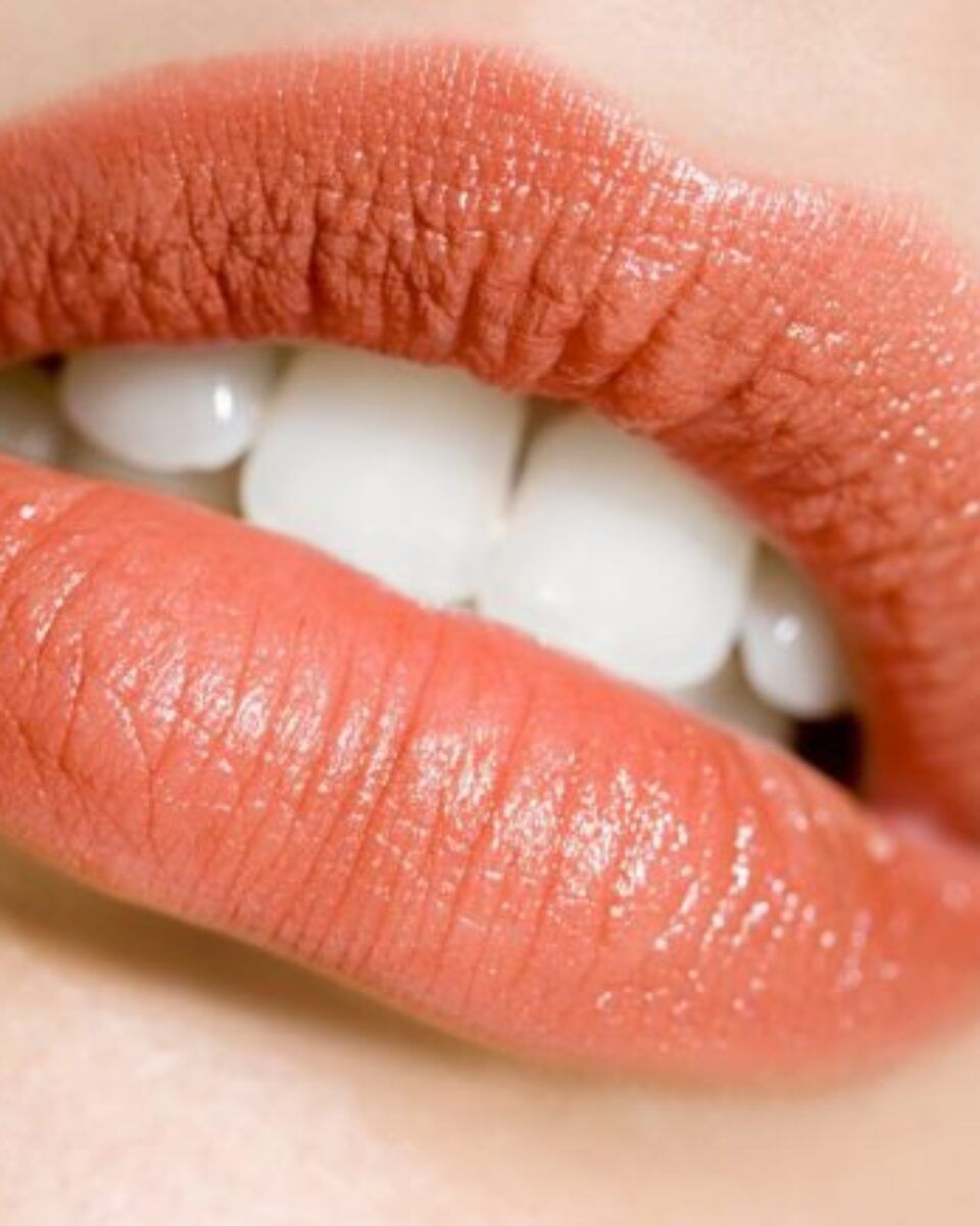 Koliko često treba polirati zube i oštećuju li se pjeskarenjem?