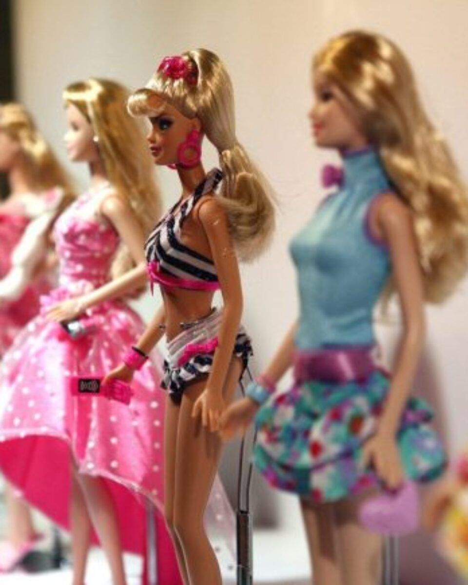 Kako bi Barbie lutka izgledala kao stvarna žena?