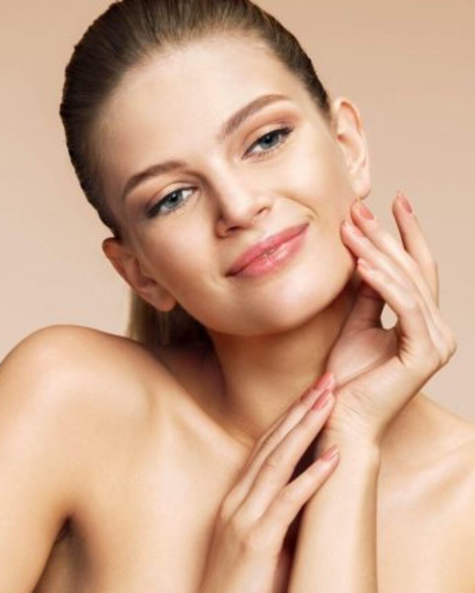 Puderi koji ujednačuju ten i ne pogoršavaju akne – donosimo preporuke dermatologa