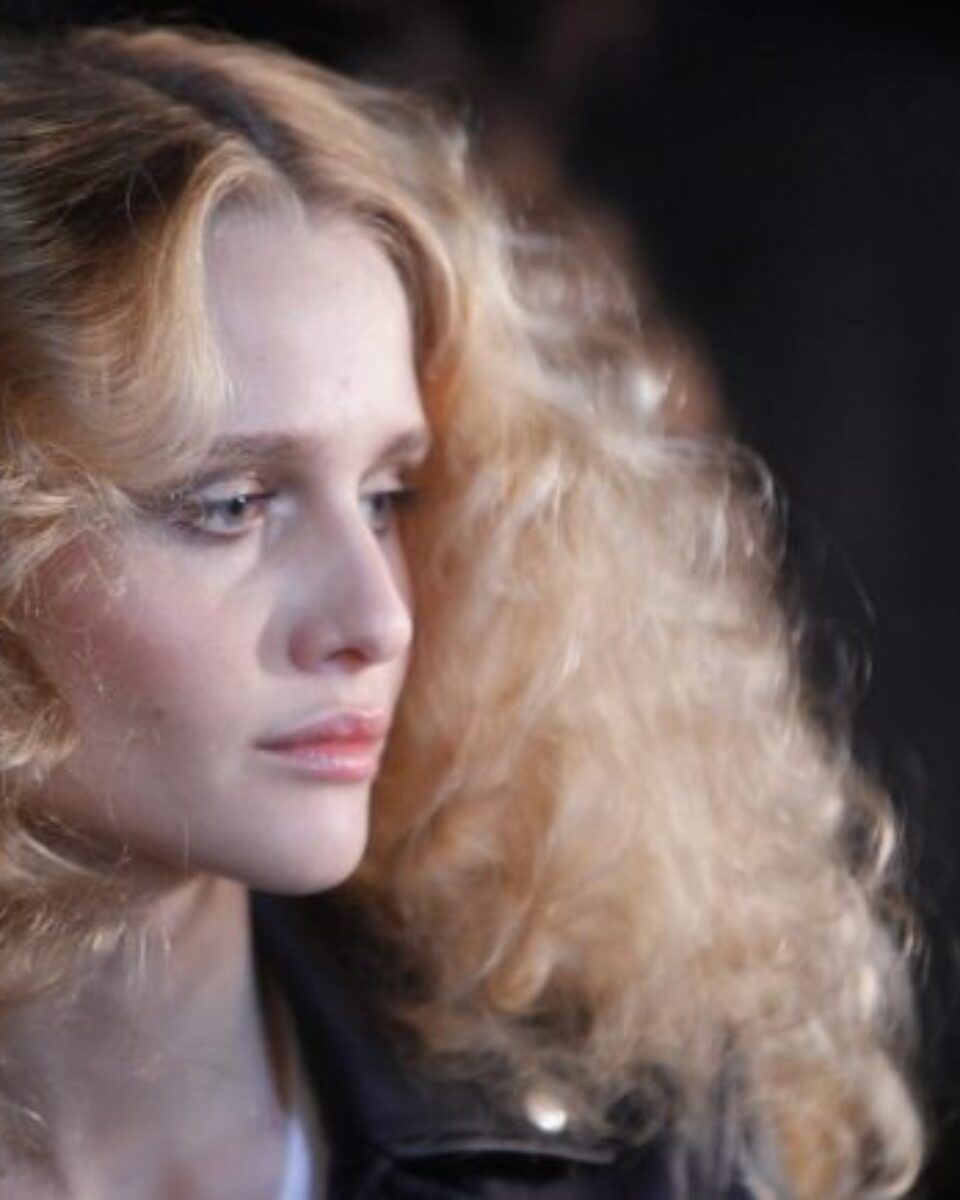 Tanka kosa bez volumena? Sastojci koji vidno pomažu kod kuće