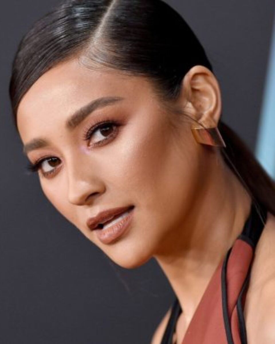 Kako odabrati kremu s SPF-om koja neće začepiti pore i savršena je podloga za puder?