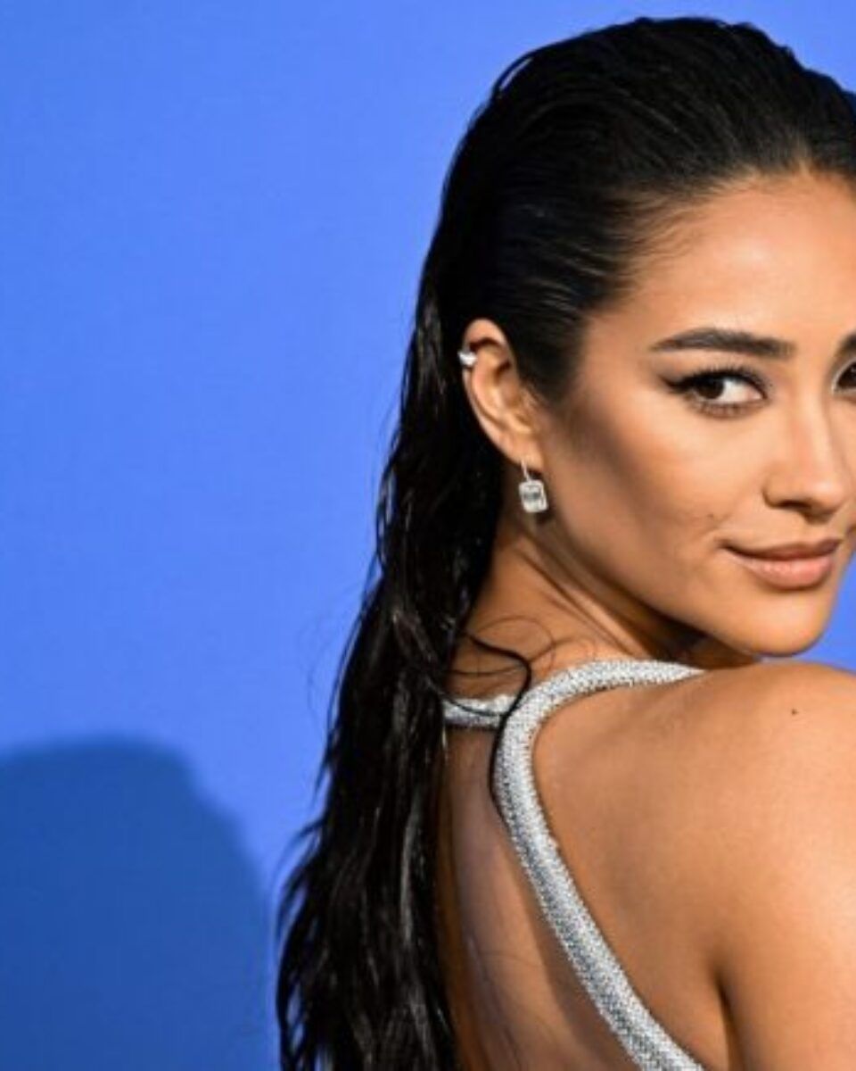 Kako ukrotiti kosu s frizzy efektom? Dermatologinje biraju najbolje proizvode