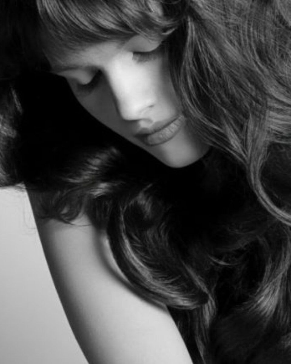 Kako ukrotiti frizzy kosu u jesen?