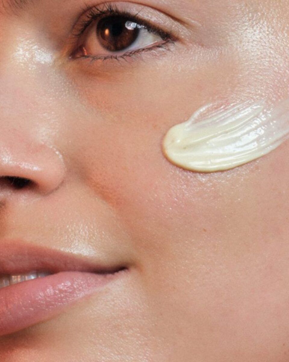 Anti-age misija započinje SPF-om i vitaminom C. Imamo formulu koja ih spaja i stvarno djeluje!