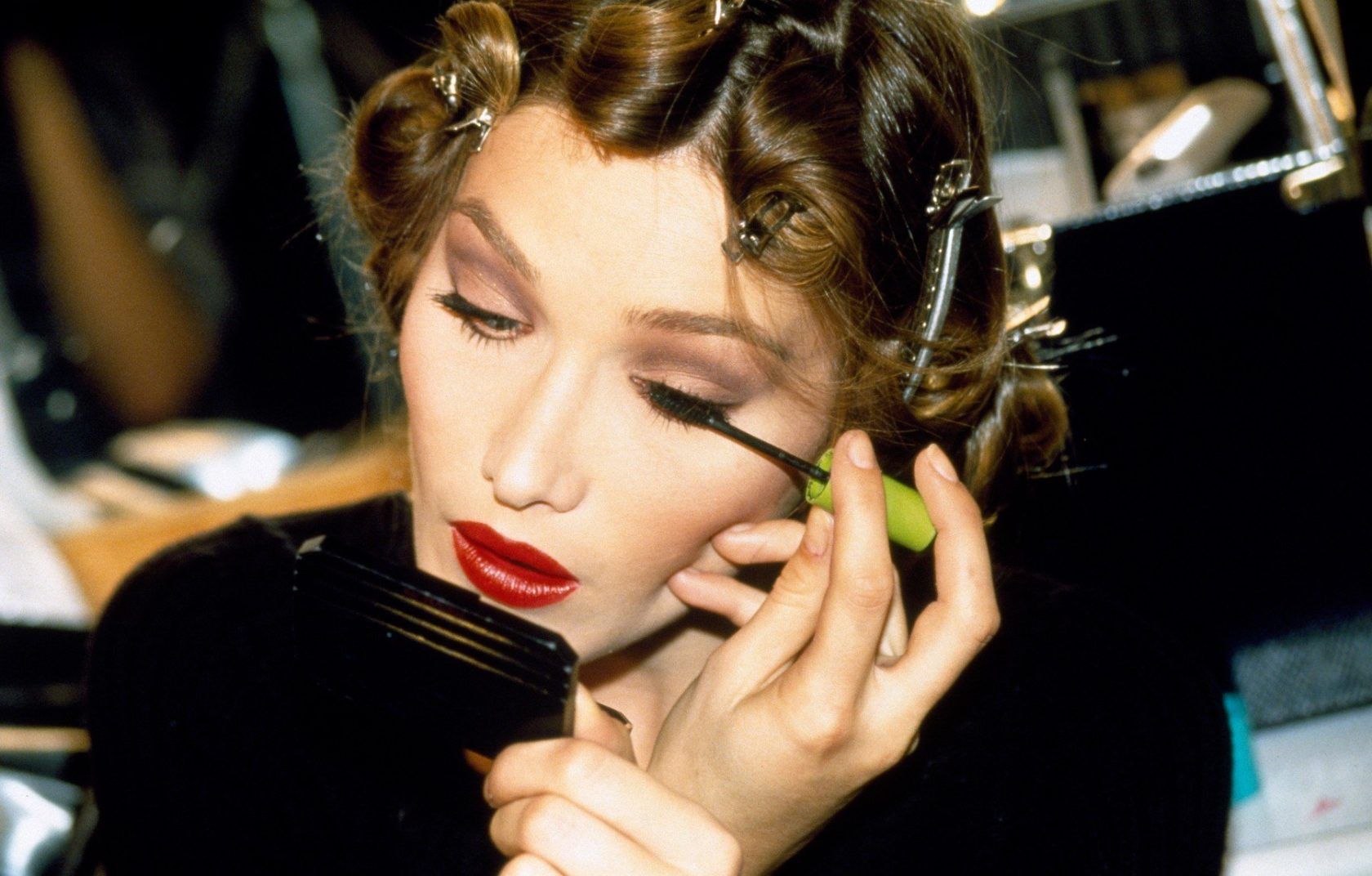 D 90704-07 W. 16885-03 Carla Bruni. . Italian model turned France's first lady, Carla Bruni Sarkozy in her catwalk days at Valentino Spring / Summer 1995 for Paris Fashion Week, 1994., Image: 54434108, License: Rights-managed, Restrictions: , Model Release: no, Credit line: Profimedia, TEMP Camerapress