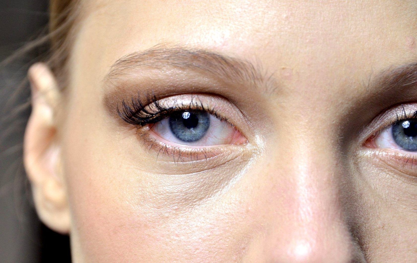 Feb. 17, 2015 - New York, USA - EYES AND MOUTH, LOPS, BEAUTY, MODEL ON BACKSTAGE, WOMAN, NEW YORK FASHION WEEK 2015 WOMEN READY TO WEAR RTW, PRET A PORTER, FALL WINTER AUTUMN HERBST .NYPAPFW15, Image: 221873963, License: Rights-managed, Restrictions: * Austria Rights Out *, Model Release: no, Credit line: Profimedia, Zuma Press - Archives