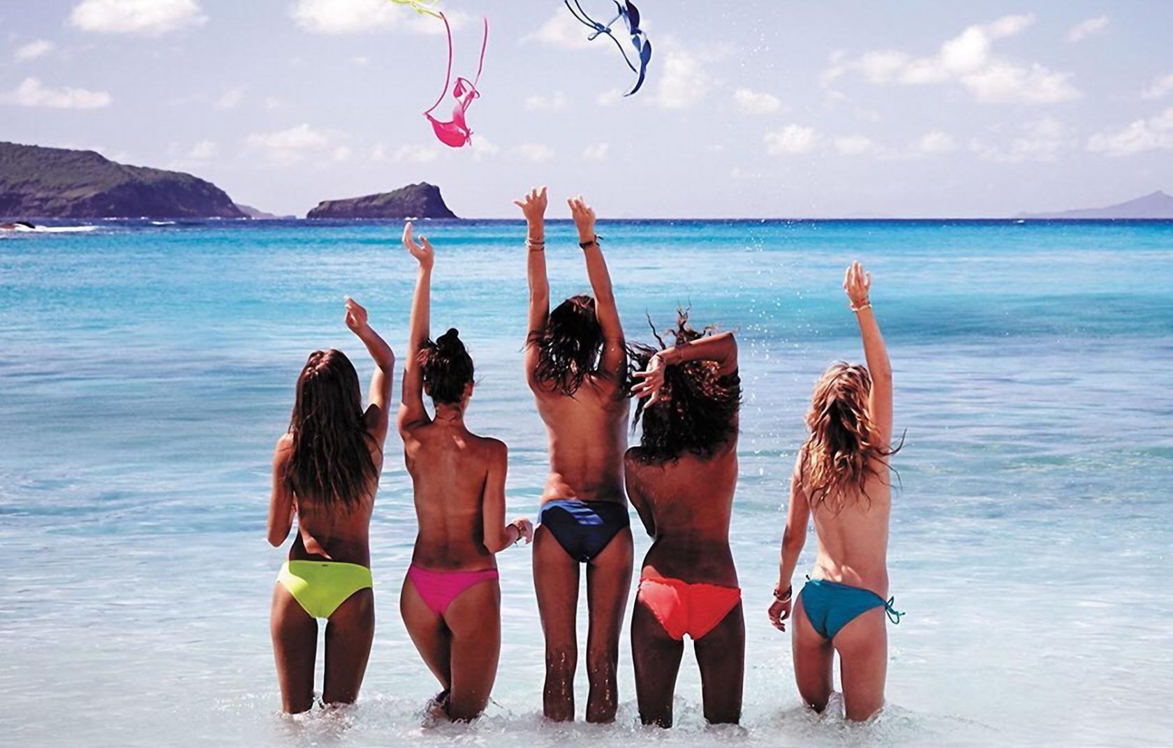 Victoria's Secret has posted a photo on Instagram with the following remarks: …but you still need the bikini top. Instagram, 2016-02-22 11:05:35. Photo supplied by insight media. Service fee applies. This is a private photo posted on social networks and supplied by this Agency. This Agency does not claim any ownership including but not limited to copyright or license in the attached material. Fees charged by this Agency are for Agency's services only, and do not, nor are they intended to, convey to the user any ownership of copyright or license in the material. By publishing this material you expressly agree to indemnify and to hold this Agency and its directors, shareholders and employees harmless from any loss, claims, damages, demands, expenses (including legal fees), or any causes of action or allegation against this Agency arising out of or connected in any way with publication of the material., Image: 275043076, License: Rights-managed, Restrictions: Photo supplied by insight media. For editorial use only. Single rate handling fee required., Model Release: no, Credit line: Profimedia, Insight Media