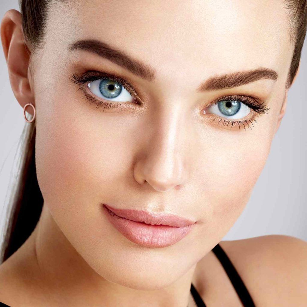 American fashion model Emily DiDonato stars in Maybelline 2016 make up collection., Image: 304782586, License: Rights-managed, Restrictions: EDITORIAL USE ONLY, Model Release: no, Credit line: Profimedia, Balawa Pics