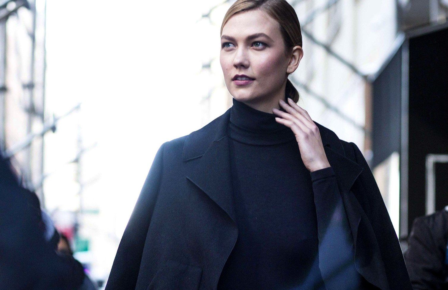 Ready to wear fashion shows, autumn-winter 2017-2018, Street Style//Z-PIXEL-FORMULA_D_053/Credit:PIXELFORMULA / SIPA/SIPA/1702111955, Image: 320546875, License: Rights-managed, Restrictions: , Model Release: no, Credit line: Profimedia, TEMP Sipa Press