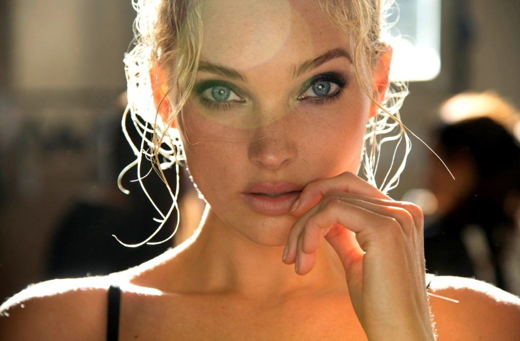 FOR EDITORIAL USE ONLY. Alberta Ferretti Backstage Milan Ready to Wear. Spring/Summer 2018. Swedish model Elsa Hosk. ADDITIONAL IMAGES AVAILABLE ON REQUEST., Image: 355000819, License: Rights-managed, Restrictions: , Model Release: no, Credit line: Profimedia, TEMP Camerapress