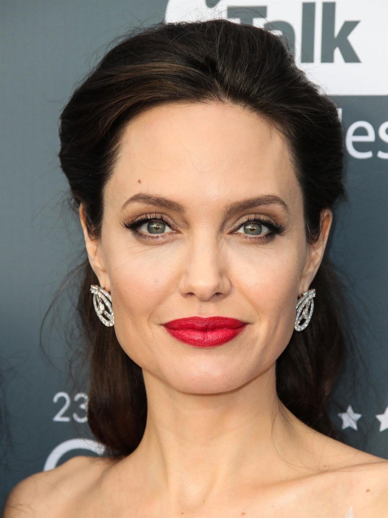 Santa Monica, CA - Actress Angelina Jolie glows as she is seen wearing a Ralph & Russo dress, Stuart Weitzman shoes, and Neil Lane jewelry arrives at the 23rd Annual Critics' Choice Awards held at Barker Hangar. Pictured: Angelina Jolie BACKGRID USA 11 JANUARY 2018, Image: 359953749, License: Rights-managed, Restrictions: , Model Release: no, Credit line: Profimedia, AKM-GSI