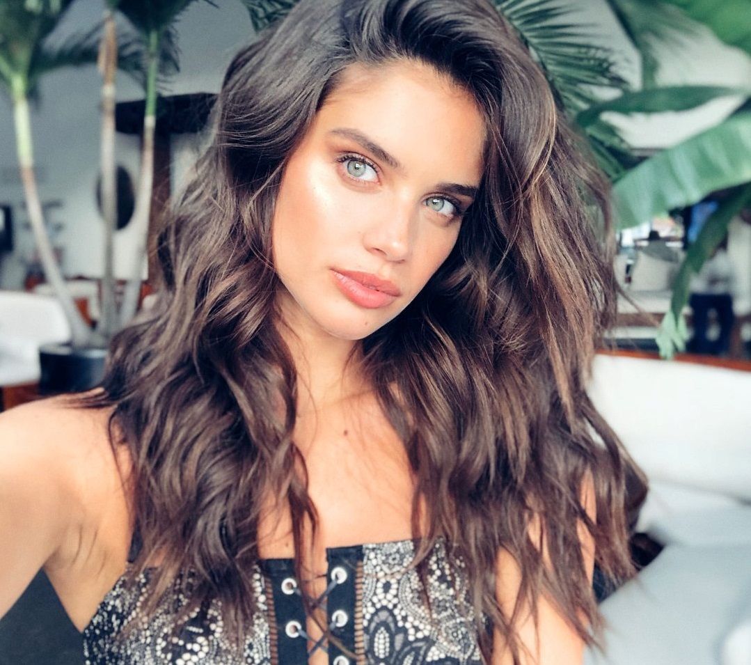 Sara Sampaio has posted a photo on Instagram with the following remarks: Awesome day with my @victoriassecret fam! Twitter, 2018-04-11 10:38:57. Photo supplied by insight media. Service fee applies. NICHT ZUR VERĂ–FFENTLICHUNG IN BĂÂśCHERN UND BILDBĂ„NDEN! EDITORIAL USE ONLY! / MAY NOT BE PUBLISHED IN BOOKS AND ILLUSTRATED BOOKS! Please note: Fees charged by the agency are for the agency’s services only, and do not, nor are they intended to, convey to the user any ownership of Copyright or License in the material. The agency does not claim any ownership including but not limited to Copyright or License in the attached material. By publishing this material you expressly agree to indemnify and to hold the agency and its directors, shareholders and employees harmless from any loss, claims, damages, demands, expenses (including legal fees), or any causes of action or allegation against the agency arising out of or connected in any way with publication of the material., Image: 368229312, License: Rights-managed, Restrictions: NICHT ZUR VERĂ–FFENTLICHUNG IN BĂÂśCHERN UND BILDBĂ„NDEN! Please note additional conditions in the caption, Model Release: no, Credit line: Profimedia, Insight Media