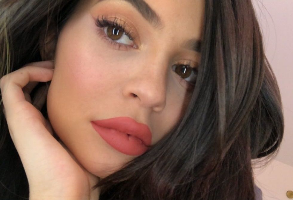 Kylie Jenner has posted a photo on Instagram with the following remarks: Twitter, 2018-04-25 12:40:41. Photo supplied by insight media. Service fee applies. NICHT ZUR VERÃFFENTLICHUNG IN BÃCHERN UND BILDBÃNDEN! EDITORIAL USE ONLY! / MAY NOT BE PUBLISHED IN BOOKS AND ILLUSTRATED BOOKS! Please note: Fees charged by the agency are for the agencyâs services only, and do not, nor are they intended to, convey to the user any ownership of Copyright or License in the material. The agency does not claim any ownership including but not limited to Copyright or License in the attached material. By publishing this material you expressly agree to indemnify and to hold the agency and its directors, shareholders and employees harmless from any loss, claims, damages, demands, expenses (including legal fees), or any causes of action or allegation against the agency arising out of or connected in any way with publication of the material., Image: 369646895, License: Rights-managed, Restrictions: NICHT ZUR VERÃFFENTLICHUNG IN BÃCHERN UND BILDBÃNDEN! Please note additional conditions in the caption, Model Release: no, Credit line: Profimedia, Insight Media