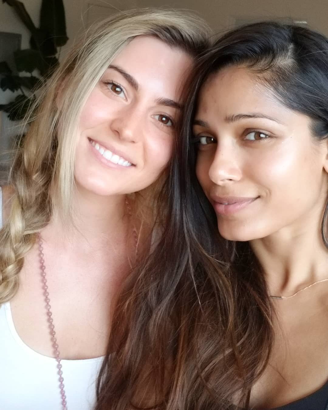 Freida Pinto has posted a photo on Instagram with the following remarks: My beautiful friend @rejuvenatewithnousha teaching me that a "post facial glow" is a perfect combination of the Inside and Out. Calming that anxiety and slowing down is just as important if not more when it comes to healing the body. Popping a pill is a temporary band aid ???? I tried her signature Reiki facial and the meditation was just the most beautiful part. Letting go off the toxins that clog the physical body and those stubborn and ridiculously deep set mental toxins that we call negativity, insecurities, fears, pressure, stress, low self esteem...now that was the REAL WORK. ???? And ultimately its down to you, to change the way you SEE YOURSELF. The constant self judgement and comparisons to other people's life, work, physical appearances, that is so greatly triggered on social media cannot and shouldn't get the better of you. I know Instagram is heavily used to post about "that perfect life" - dreamy sunsets, fancy clothes, all the wins and successes, crazy love, post workout taut bod etc etc. But the last few years I've been pondering the Imperfections and things we hesitate to post and how the picture perfect Insta life is just all A MYTH. Thank you Nousha for all your care and guidance. While my skin feels cared for, my mind feels even more clear and radiant. You are a gift!. Twitter, 2018-08-01 09:58:56. Photo supplied by insight media. Service fee applies. NICHT ZUR VERÃFFENTLICHUNG IN BÃCHERN UND BILDBÃNDEN! EDITORIAL USE ONLY! / MAY NOT BE PUBLISHED IN BOOKS AND ILLUSTRATED BOOKS! Please note: Fees charged by the agency are for the agencyâs services only, and do not, nor are they intended to, convey to the user any ownership of Copyright or License in the material. The agency does not claim any ownership including but not limited to Copyright or License in the attached material. By publishing this material you expressly agree to indemnify and to hold the agency and its directors, shareholders and employees harmless from any loss, claims, damages, demands, expenses (including legal fees), or any causes of action or allegation against the agency arising out of or connected in any way with publication of the material., Image: 380541625, License: Rights-managed, Restrictions: NICHT ZUR VERÃFFENTLICHUNG IN BÃCHERN UND BILDBÃNDEN! Please note additional conditions in the caption, Model Release: no, Credit line: Profimedia, Insight Media