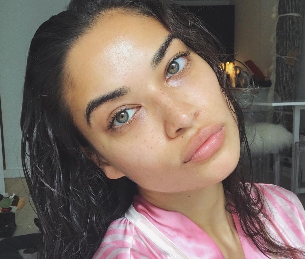 Shanina Shaik has posted a photo on Instagram with the following remarks: Twitter, 2018-12-06 16:12:09. Photo supplied by insight media. Service fee applies. NICHT ZUR VERÃFFENTLICHUNG IN BÃCHERN UND BILDBÃNDEN! EDITORIAL USE ONLY! / MAY NOT BE PUBLISHED IN BOOKS AND ILLUSTRATED BOOKS! Please note: Fees charged by the agency are for the agencyâs services only, and do not, nor are they intended to, convey to the user any ownership of Copyright or License in the material. The agency does not claim any ownership including but not limited to Copyright or License in the attached material. By publishing this material you expressly agree to indemnify and to hold the agency and its directors, shareholders and employees harmless from any loss, claims, damages, demands, expenses (including legal fees), or any causes of action or allegation against the agency arising out of or connected in any way with publication of the material., Image: 400904410, License: Rights-managed, Restrictions: NICHT ZUR VERÃFFENTLICHUNG IN BÃCHERN UND BILDBÃNDEN! Please note additional conditions in the caption, Model Release: no, Credit line: Profimedia, Insight Media