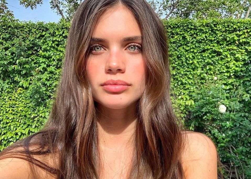 Sara Sampaio has posted a photo on Instagram with the following remarks: That perfect light oâclock! Instagram, 2019-04-10 10:42:26. Photo supplied by insight media. Service fee applies. NICHT ZUR VERÃFFENTLICHUNG IN BÃCHERN UND BILDBÃNDEN! EDITORIAL USE ONLY! / MAY NOT BE PUBLISHED IN BOOKS AND ILLUSTRATED BOOKS! Please note: Fees charged by the agency are for the agencyâs services only, and do not, nor are they intended to, convey to the user any ownership of Copyright or License in the material. The agency does not claim any ownership including but not limited to Copyright or License in the attached material. By publishing this material you expressly agree to indemnify and to hold the agency and its directors, shareholders and employees harmless from any loss, claims, damages, demands, expenses (including legal fees), or any causes of action or allegation against the agency arising out of or connected in any way with publication of the material., Image: 425527228, License: Rights-managed, Restrictions: NICHT ZUR VERÃFFENTLICHUNG IN BÃCHERN UND BILDBÃNDEN! Please note additional conditions in the caption, Model Release: no, Credit line: Profimedia, Insight Media