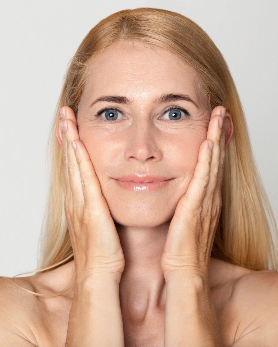 Ptoza nije neizbježna: ova krema ciljano djeluje na “padanje lica”